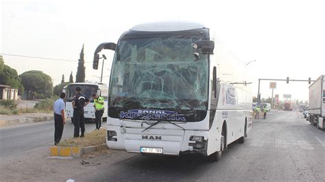 Manisa’da yolcu otobüsü ile işçi minibüsü çarpıştı: 11 yaralı